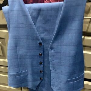 Men's Blue Checkered 3 Piece Suit.  38s Slim.  32/30
